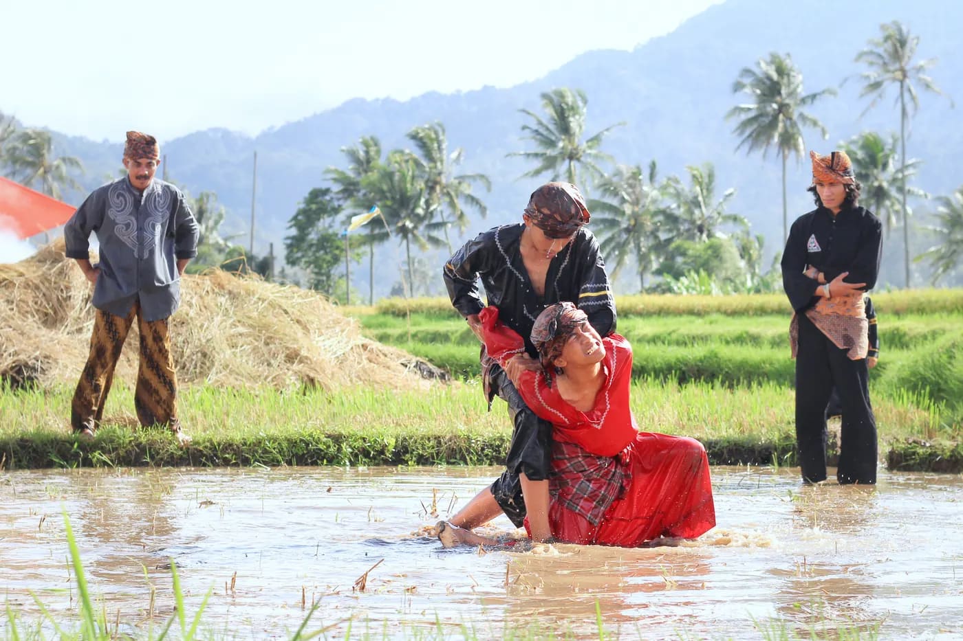 Filosofi Pencak Silat: Tangannya Terbuka, dan Itu Bukan Kebetulan